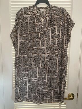Vince Silk Cream & Black Dotted Grid Print Short Sleeve Shift Dress